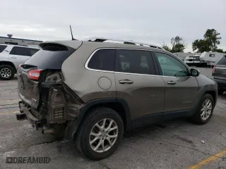 2016 Jeep Cherokee Altitude with VIN 1C4PJMCS8GW241263, listed as a Copart auction lot 73146334 with 101,581 mi miles and Clean Title. Bid and sale history available at carsss.com. Image 3.