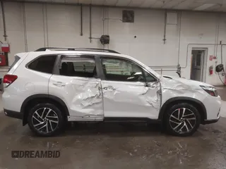 2019 Subaru Forester Limited with VIN JF2SKAUC3KH526772, listed as a IAAI auction lot 41769522 with 35,688 mi miles. Bid and sale history available at carsss.com. Image 13.