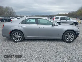 2018 Chrysler 300 Limited with VIN 2C3CCAKG3JH302274, listed as a IAAI auction lot 41802173 with 89,962 mi miles. Bid and sale history available at carsss.com. Image 14.