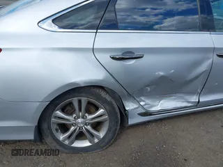 2019 Hyundai Sonata Sport z VIN 5NPE34AFXKH740037, wystawiony jako IAAI lot #42215038 z przebiegiem 79 714 mil mil oraz . Historia ofert i sprzedaży dostępna na DreamBid. Obrazek 6.