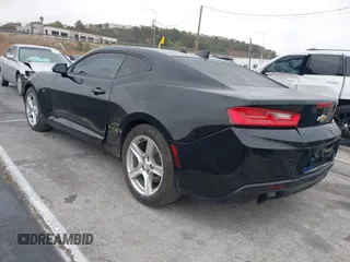 2017 Chevrolet Camaro 1LT z VIN 1G1FB1RS5H0203694, wystawiony jako IAAI lot #41560968 z przebiegiem Nie podano mil oraz . Historia ofert i sprzedaży dostępna na DreamBid. Obrazek 3.
