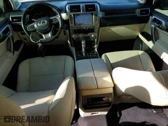 2020 Lexus GX 460 Premium z VIN JTJAM7BX3L5255631, wystawiony jako Copart lot #54200675 z przebiegiem 63 615 mil mil oraz Szkody całkowita. Historia ofert i sprzedaży dostępna na DreamBid. Obrazek 8.