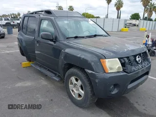 2006 Nissan Xterra S z VIN 5N1AN08W26C528186, wystawiony jako IAAI lot #42131909 z przebiegiem 221 025 mil mil oraz . Historia ofert i sprzedaży dostępna na DreamBid. Obrazek 1.