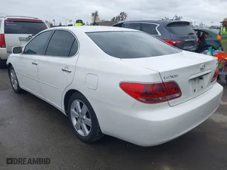 2005 Lexus ES 330 with VIN JTHBA30G055084186, listed as a IAAI auction lot 42064508 with 154,736 mi miles. Bid and sale history available at carsss.com. Image 3.
