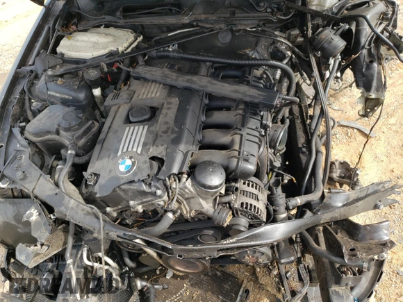 2010 BMW 3 Series 328i z VIN WBAPH5G54ANM70510, wystawiony jako Copart lot #50913145 z przebiegiem Nie podano mil oraz Nie do naprawy • Non repairable. Historia ofert i sprzedaży dostępna na DreamBid. Obrazek 12.