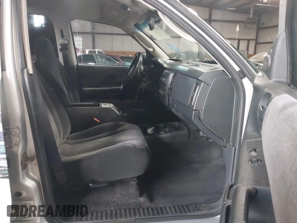 2004 Dodge Dakota SLT with VIN 1D7HG48N64S523528, listed as a IAAI auction lot 41199575 with 261,239 mi miles. Bid and sale history available at carsss.com. Image 5.