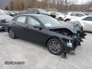 2024 Hyundai Elantra SEL z VIN KMHLM4DG8RU753762, wystawiony jako IAAI lot #41679278 z przebiegiem 13 260 mil mil oraz . Historia ofert i sprzedaży dostępna na DreamBid. Obrazek 1.
