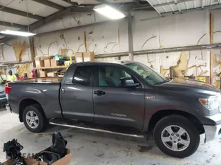 2013 Toyota Tundra 4WD Truck with VIN 5TFUW5F10DX288824, listed as a IAAI auction lot 42016300 with 93,026 mi miles. Bid and sale history available at carsss.com. Image 13.