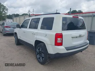 2016 Jeep Patriot Sport z VIN 1C4NJPBB6GD800041, wystawiony jako IAAI lot #42410250 z przebiegiem 124 064 mil mil oraz . Historia ofert i sprzedaży dostępna na DreamBid. Obrazek 3.