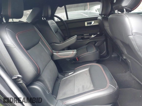 2023 Ford Explorer ST-Line z VIN 1FMSK7KH4PGA88739, wystawiony jako IAAI lot #42032609 z przebiegiem 41 818 mil mil oraz . Historia ofert i sprzedaży dostępna na DreamBid. Obrazek 8.