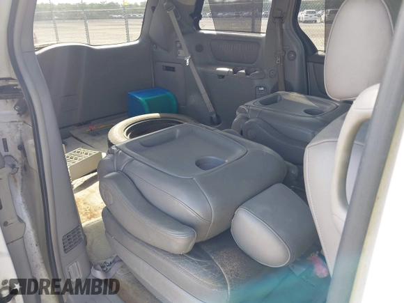 2005 Toyota Sienna XLE with VIN 5TDZA22C95S272882, listed as a IAAI auction lot 42045570 with 341,267 mi miles and . Bid and sale history available at DreamBid. Image 8.