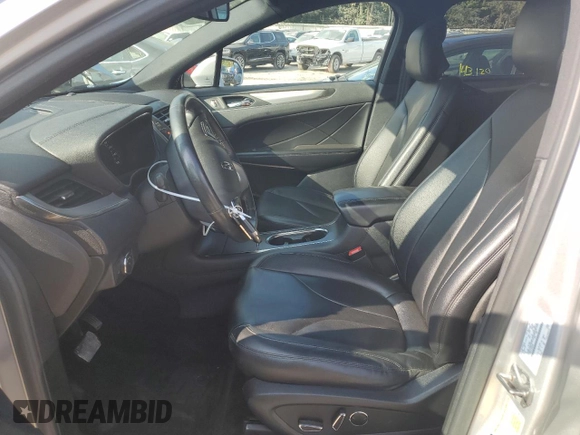 2016 Lincoln MKC Premier with VIN 5LMCJ1D99GUJ08220, listed as a Copart auction lot 69025843 with 140,874 mi miles and . Bid and sale history available at DreamBid. Image 7.