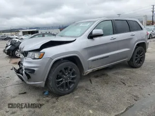 2020 Jeep Grand Cherokee Laredo E with VIN 1C4RJFAG4LC153597, listed as a Copart auction lot 49086085 with 44,337 mi miles and Salvage Title. Bid and sale history available at carsss.com. Image 1.