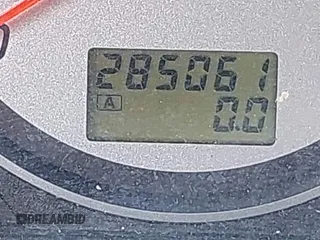 2002 Nissan Maxima GXE z VIN JN1DA31DX2T418118, wystawiony jako IAAI lot #42344516 z przebiegiem 285 061 mil mil oraz . Historia ofert i sprzedaży dostępna na DreamBid. Obrazek 7.