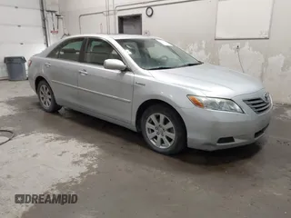 2007 Toyota Camry z VIN JTNBB46KX73018805, wystawiony jako IAAI lot #42210872 z przebiegiem 138 975 mil mil oraz . Historia ofert i sprzedaży dostępna na DreamBid. Obrazek 1.