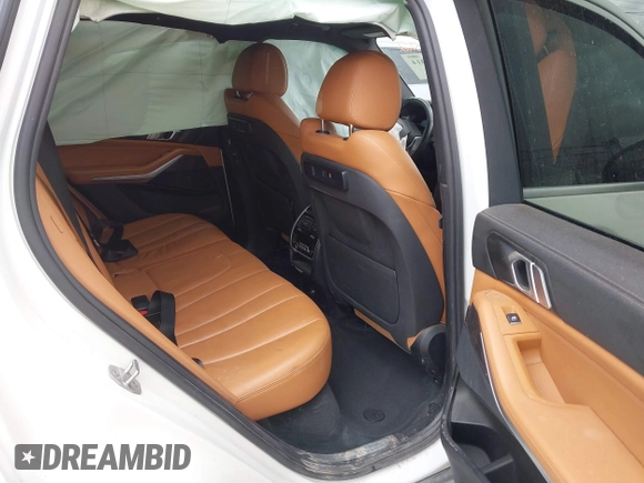 2019 BMW X5 xDrive40i z VIN 5UXCR6C54KLL63804, wystawiony jako IAAI lot #42189314 z przebiegiem Nie podano mil oraz . Historia ofert i sprzedaży dostępna na DreamBid. Obrazek 8.