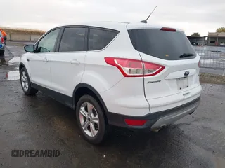 2015 Ford Escape SE with VIN 1FMCU0GXXFUB96076, listed as a IAAI auction lot 40914596 with 134,066 mi miles. Bid and sale history available at carsss.com. Image 3.