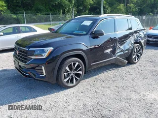 2024 Volkswagen Atlas SEL Premium R-Line with VIN 1V2FR2CA2RC598392, listed as a IAAI auction lot 42418130 with 5,007 mi miles and . Bid and sale history available at DreamBid. Image 20.