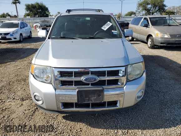 2010 Ford Escape Limited z VIN 1FMCU0E70AKA35582, wystawiony jako Copart lot #54176865 z przebiegiem Nie podano mil oraz Czysty tytuł • Clean title. Historia ofert i sprzedaży dostępna na DreamBid. Obrazek 5.
