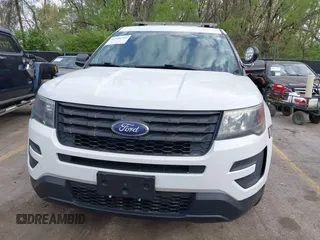 2017 Ford Police Interceptor Utility z VIN 1FM5K8AR9HGB92870, wystawiony jako IAAI lot #41998262 z przebiegiem 131 343 mil mil oraz . Historia ofert i sprzedaży dostępna na DreamBid. Obrazek 12.