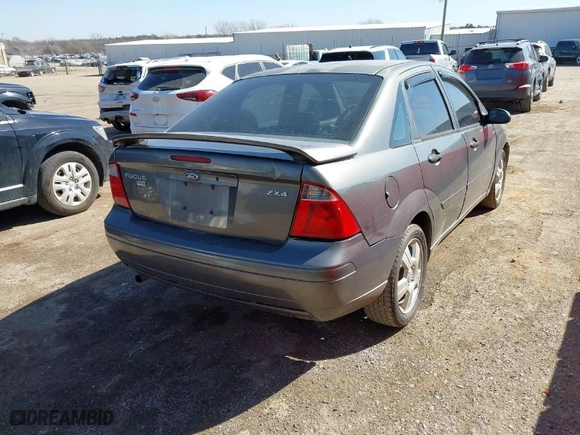 2005 Ford Focus S with VIN 1FAFP34N25W293777, listed as a IAAI auction lot 41795232 with 175,870 mi miles. Bid and sale history available at carsss.com. Image 4.
