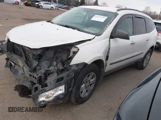 2012 Chevrolet Traverse LS z VIN 1GNKREED8CJ373705, wystawiony jako IAAI lot #41172553 z przebiegiem 101 410 mil mil oraz . Historia ofert i sprzedaży dostępna na DreamBid. Obrazek 18.