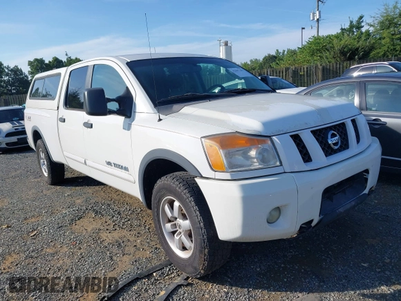 2008 Nissan Titan XE z VIN 1N6AA07FX8N309885, wystawiony jako IAAI lot #42847181 z przebiegiem 192 595 mil mil oraz . Historia ofert i sprzedaży dostępna na DreamBid. Obrazek 1.
