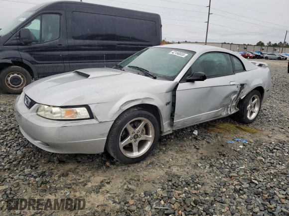 2003 Ford Mustang GT Deluxe with VIN 1FAFP42X33F380899, listed as a Copart auction lot 42158555 with 142,086 mi miles and Salvage Title. Bid and sale history available at carsss.com. Image 1.
