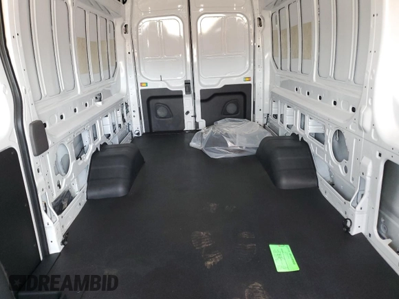 2022 Ford Transit Cargo z VIN 1FTRU8XG3NKA70813, wystawiony jako Copart lot #67283004 z przebiegiem 81 mil mil oraz Czysty tytuł • Clean title. Historia ofert i sprzedaży dostępna na DreamBid. Obrazek 10.