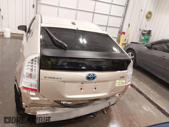 2011 Toyota Prius I with VIN JTDKN3DU7B0265204, listed as a IAAI auction lot 41991224 with 175,675 mi miles. Bid and sale history available at carsss.com. Image 17.