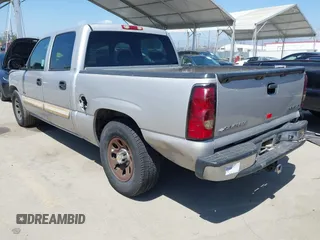 2005 Chevrolet Silverado 1500 LS z VIN 2GCEC13T651144009, wystawiony jako IAAI lot #42256681 z przebiegiem 116 074 mil mil oraz . Historia ofert i sprzedaży dostępna na DreamBid. Obrazek 3.