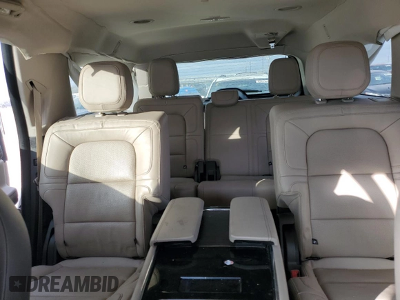 2022 Lincoln Navigator Reserve z VIN 5LMJJ3KT6NEL05029, wystawiony jako Copart lot #86290224 z przebiegiem Nie podano mil oraz Szkoda całkowita • Salvage title. Historia ofert i sprzedaży dostępna na DreamBid. Obrazek 10.