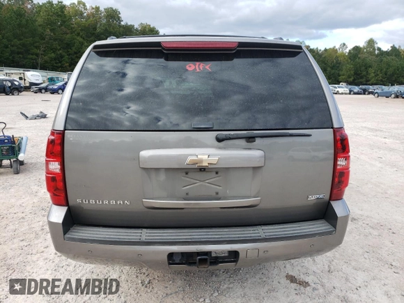 2008 Chevrolet Suburban LT with VIN 1GNFC16038J231941, listed as a Copart auction lot 76061534 with 239,562 mi miles and Salvage Title. Bid and sale history available at carsss.com. Image 6.