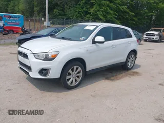 2015 Mitsubishi Outlander ES z VIN 4A4AR3AU8FE057001, wystawiony jako IAAI lot #42433647 z przebiegiem 151 067 mil mil oraz . Historia ofert i sprzedaży dostępna na DreamBid. Obrazek 2.