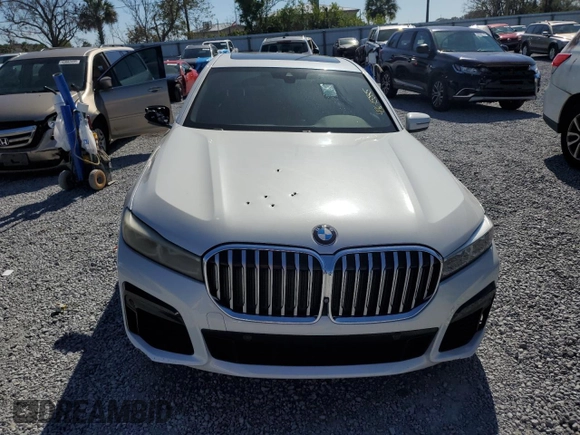 2020 BMW 7 Series 740i with VIN WBA7T2C0XLCD24332, listed as a Copart auction lot 43615885 with 0 mi miles and Clean Title. Bid and sale history available at carsss.com. Image 5.