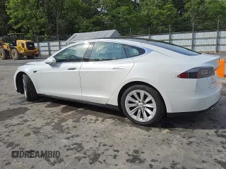 2013 Tesla Model S с VIN 5YJSA1CN1DFP27626, выставлен на аукционе Copart как лот 56697935 с пробегом 137 962 миль миль и Чистый • Clean title. История ставок и продаж доступна на DreamBid. Изображение 2.