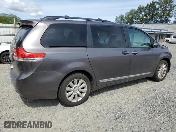2013 Toyota Sienna XLE с VIN 5TDDK3DC9DS051534, выставлен на аукционе Copart как лот 61487035 с пробегом 66 168 миль миль и Списание • Salvage title. История ставок и продаж доступна на DreamBid. Изображение 3.