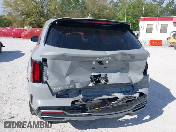 2023 Kia Sorento EX z VIN 5XYRH4LF9PG229689, wystawiony jako IAAI lot #41893442 z przebiegiem 17 906 mil mil oraz . Historia ofert i sprzedaży dostępna na DreamBid. Obrazek 6.