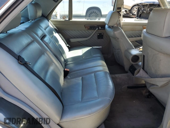1989 Mercedes-Benz 560 with VIN WDBCA39E0KA485343, listed as a Copart auction lot 71889544 with 201,385 mi miles and Non Repairable. Bid and sale history available at DreamBid. Image 10.