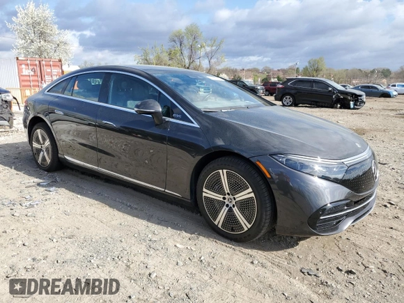 2022 Mercedes-Benz EQS 450+ z VIN W1KCG2DB2NA011816, wystawiony jako Copart lot #51116985 z przebiegiem Nie podano mil oraz Szkoda całkowita • Salvage title. Historia ofert i sprzedaży dostępna na DreamBid. Obrazek 4.