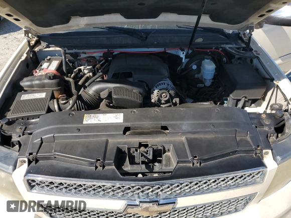2008 Chevrolet Suburban Commercial with VIN 1GNFC16018R209521, listed as a Copart auction lot 76571044 with 251,229 mi miles and Salvage Title. Bid and sale history available at carsss.com. Image 12.