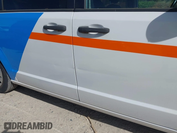 2019 Dodge Grand Caravan SE with VIN 2C4RDGBG8KR646829, listed as a IAAI auction lot 42136947 with 73,015 mi miles and . Bid and sale history available at DreamBid. Image 6.