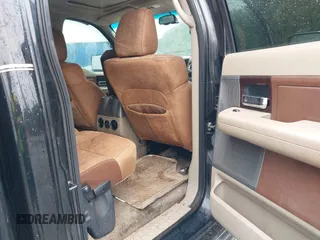 2005 Ford F-150 XLT z VIN 1FTPW12575KF06593, wystawiony jako IAAI lot #42375560 z przebiegiem 264 277 mil mil oraz . Historia ofert i sprzedaży dostępna na DreamBid. Obrazek 8.