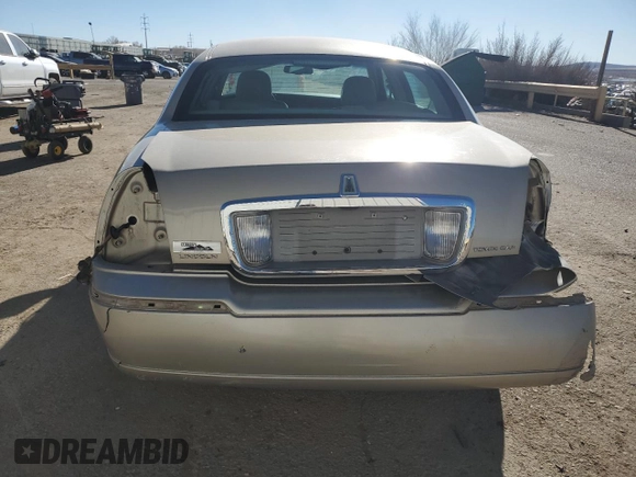 2006 Lincoln Town Car Signature z VIN 1LNHM81W76Y608239, wystawiony jako Copart lot #86654734 z przebiegiem Nie podano mil oraz Szkoda całkowita • Salvage title. Historia ofert i sprzedaży dostępna na DreamBid. Obrazek 6.