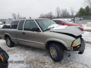 2003 GMC Sonoma SLS with VIN 1GTCS19X738237992, listed as a IAAI auction lot 41345031 with 154,597 mi miles. Bid and sale history available at carsss.com. Image 14.