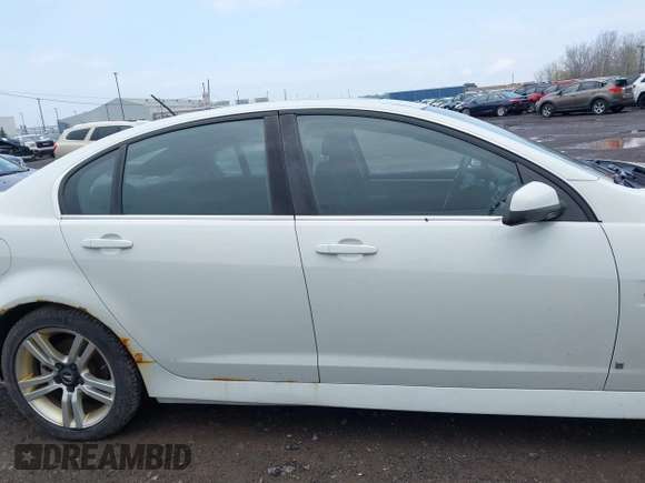 2008 Pontiac G8 z VIN 6G2ER57738L122199, wystawiony jako IAAI lot #42176140 z przebiegiem 183 558 mil mil oraz . Historia ofert i sprzedaży dostępna na DreamBid. Obrazek 13.