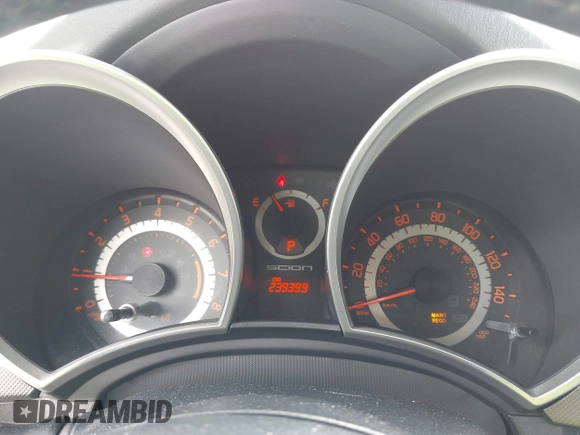 2014 Scion tC z VIN JTKJF5C76E3078256, wystawiony jako IAAI lot #42437930 z przebiegiem 239 399 mil mil oraz . Historia ofert i sprzedaży dostępna na DreamBid. Obrazek 7.