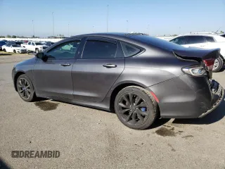 2015 Chrysler 200 S z VIN 1C3CCCBB1FN674775, wystawiony jako Copart lot #54410395 z przebiegiem 160 154 mil mil oraz Szkoda całkowita • Salvage title. Historia ofert i sprzedaży dostępna na DreamBid. Obrazek 2.