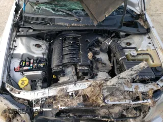 2005 Dodge Magnum SE z VIN 2D4FV48V75H154553, wystawiony jako Copart lot #71887724 z przebiegiem Nie podano mil oraz Szkoda całkowita • Salvage title. Historia ofert i sprzedaży dostępna na DreamBid. Obrazek 12.