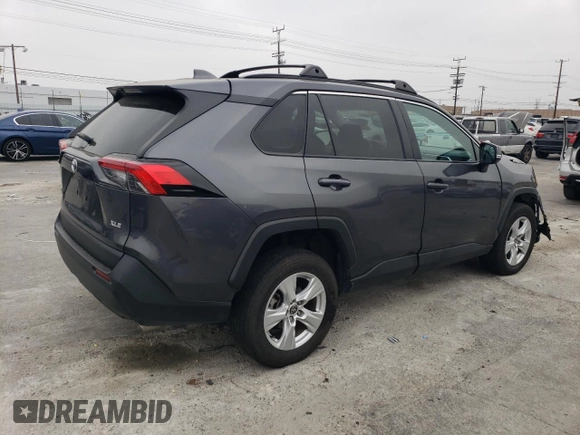 2021 Toyota RAV4 XLE with VIN 2T3W1RFV6MW167575, listed as a Copart auction lot 53100145 with 33,290 mi miles and Clean Title. Bid and sale history available at carsss.com. Image 3.